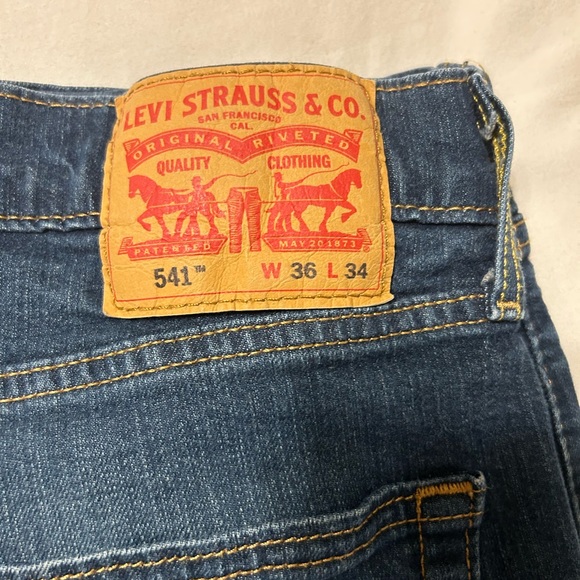 Levi Strauss - LIKE NEW - Jeans - Picture 3 of 3